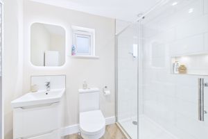 Ensuite- click for photo gallery